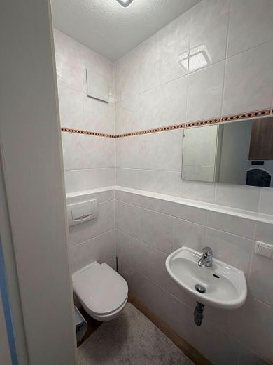 Esclusivo appartamento di 4 locali con ampia terrazza, balcone e posto auto nel parcheggio sotterraneo in posizione privilegiata – Foto 5