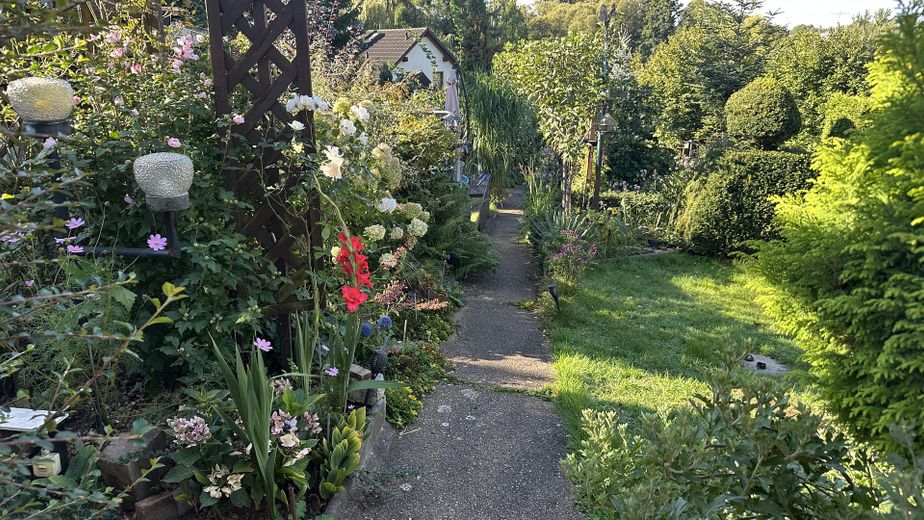 Eigenheim am SW-Stadtrand mit schönem Garten – Gartenweg