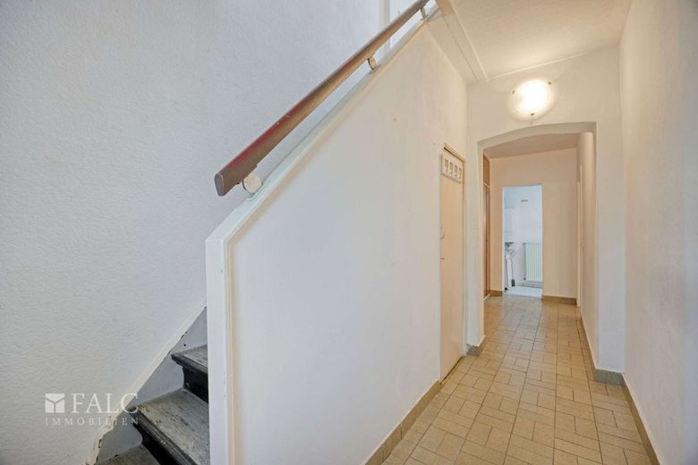 Charmantes sanierungsbedürftiges Einfamilienhaus mit Potenzial in ruhiger Lage von Worringen – Eingangsbereich