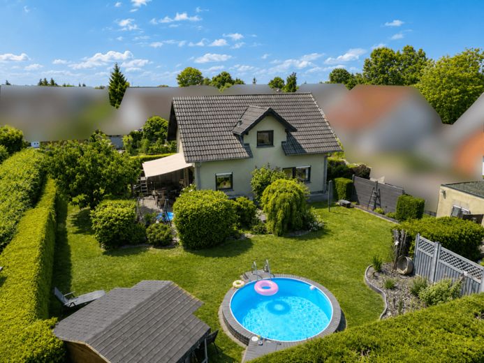 Charming single-family house in a prime location in Sielow! Secure the terms now – move in later! – Photo 1