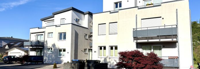 Traumhafter Saarblick – attraktive 3-Zimmer-Wohnung zum Einziehen – Außenansicht