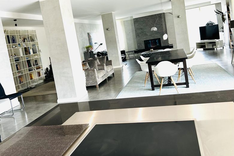Blick Küche Wohnzimmer1