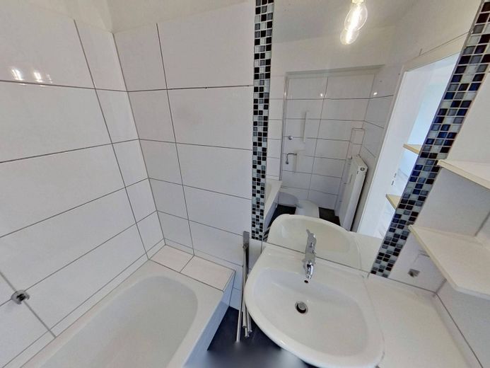 Helle 3-Zi.-Whg. mit BALKON in ruhiger Wohnlage – Ansicht II: Bad