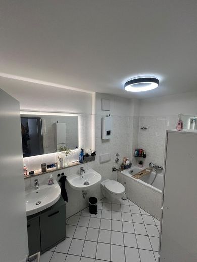 3 Zimmer Wohnung mit Balkon in Niederkassel – Badezimmer