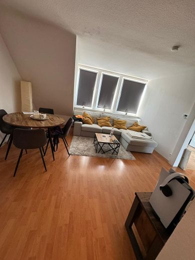 Gemütliche 3-Zimmer-DG-Wohnung (64 qm) – Perfekt für Studenten & Pendler nahe FH Niederrhein – Wohnzimmer 2