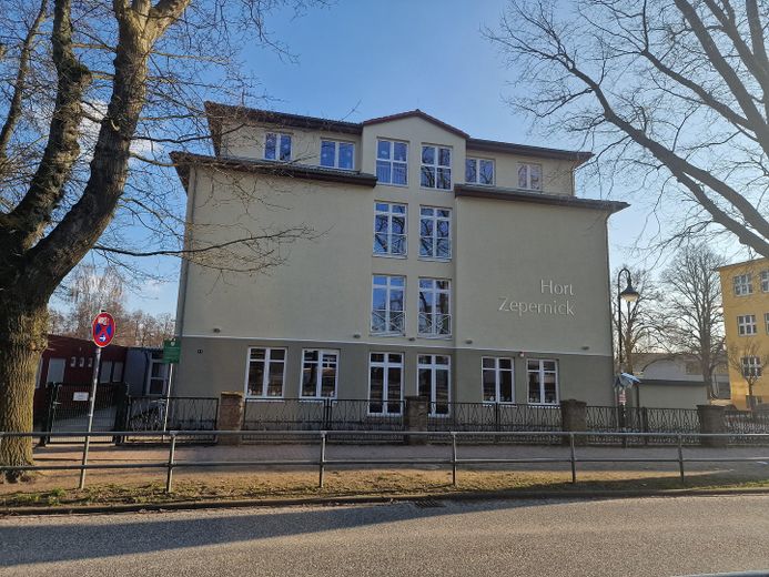 Erstbezug in Zepernick – Provisionsfreie KfW-40-EE Stadtvilla auf über 1.000 m² Grundstück – Umgebung KITA Hort Zepernick