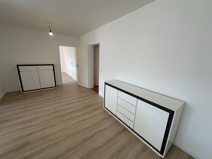 MFH Bielefeld a.d.Landwehr mit 30 Wohnungen, Mietrendite ca. 5% – Wohnzimmer