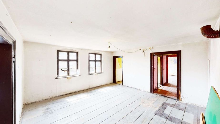 "Sanierungsgebiet-Hit in Elbnähe: Innenhof,  Hol dir ein Traumhaus!  9% Sonder-AfA  8 J ! 7% auf 4 J – Obergeschoss_Wohnzimmer