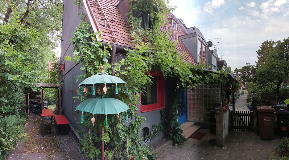 ruhige Stadtoase - kleines Reiheneckhaus – Eckansicht