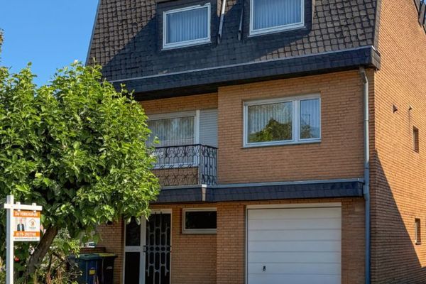 Freistehendes Einfamilienhaus mit Garage 
für die Großfamilie in Langerwehe, Nähe Zentrum