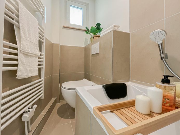 Familienfreundliches Reihenmittelhaus mit Garten, Vollkeller und ausgebautem Dachgeschoss – Foto 4