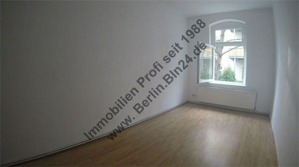 Mietwohnung - 3er WG oder 2er WG- Pärchen - saniert - Duschbad mit Fenster – G0035257