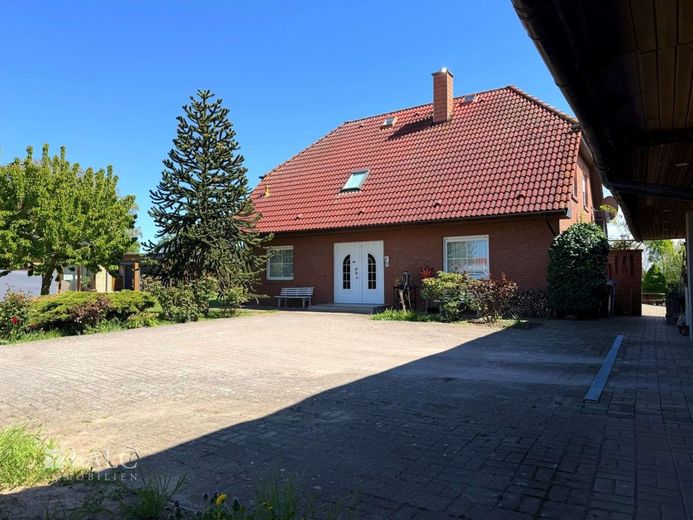 ***Ihr neues Zuhause an der Ostsee - Einfamilienhaus mit großen Garten*** – Ansicht vorn