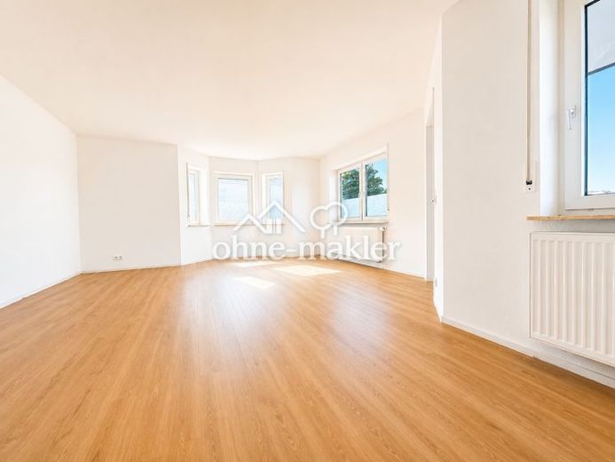 Frisch renovierte 3-Zimmer-Wohnung mit Balkon & Stellplatz in Weikersheim – Photo 1