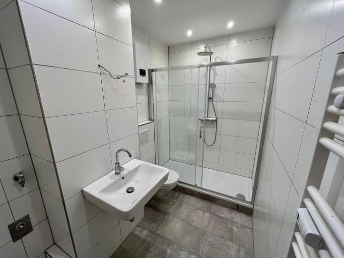 Provisionsfrei: 4-Zimmer-Dachgeschosswohnung mit Südbalkon & Garagenstellplatz in Schwachhausen – Foto 2