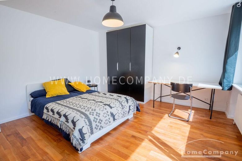 Porzione di bifamiliare di alta qualità, arredata, con 5 locali e giardino non visibile dall’esterno a Gräfelfing – 93e989b52c364d429bea52f09c9206dbc76dd9a5.jpg