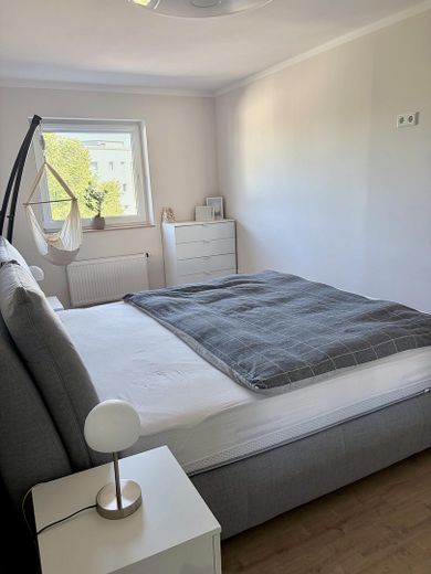 Vivienda moderna con balcón y plaza de aparcamiento en garaje subterráneo cerca del Rin – Schlafzimmer