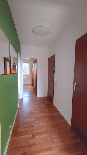 1. Flur, Blick zur Küche