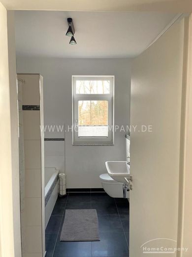 Kelkheim AG8070177 – Moderne 3-Zimmereinliegerwohnung, voll möbliert  &  ausgestattet in Kelkheim-Mitte – d3a5a5a409209873f9c735ab1be5a5771fd5d980.jpg