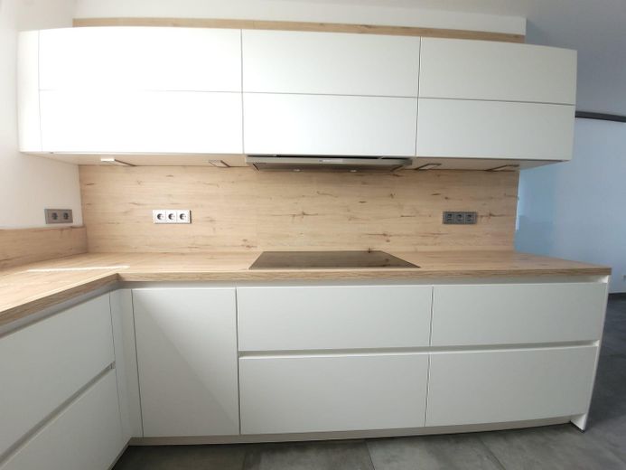 Casa a schiera d’angolo in 90530 Wendelstein-Großschwarzenlohe – Küche - EG
