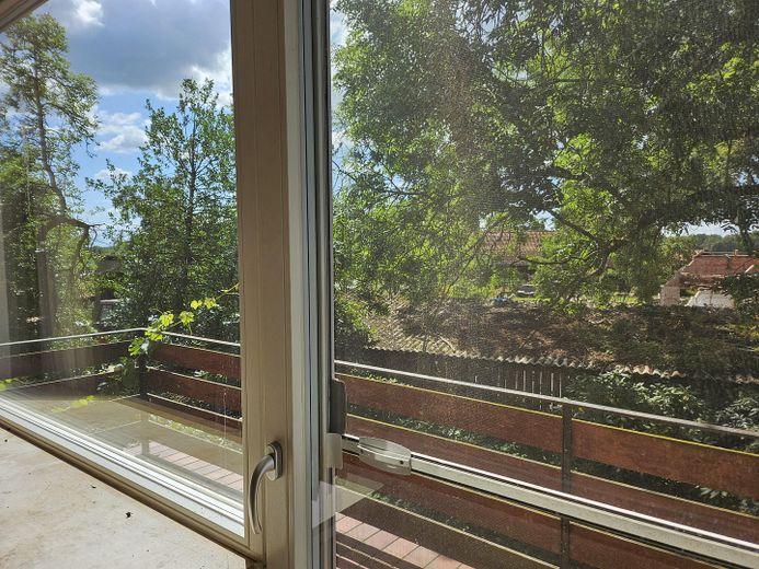 Bauernhaus mit bezauberndem Garten – Blich aus dem Balkonfenster