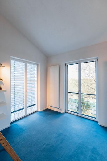Freistehendes Einfamilienhaus bezugsfertig in unverbaubarer Südlage - Preis VB – Schlafzimmer 2 OG