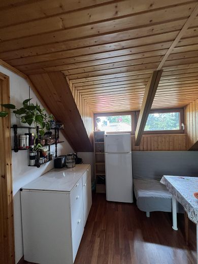 Ein ruhiges Zimmer nur für Frau im Schildow – Flur in DG 1