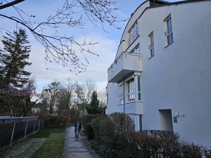 Appartamento arredato di 2 locali con balcone, posto auto TG e WLAN – ideale per expat – Foto 16