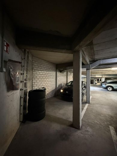 Abitare con carattere – moderna maisonette con un’architettura del tetto impressionante, giardino e piscina – Foto 21