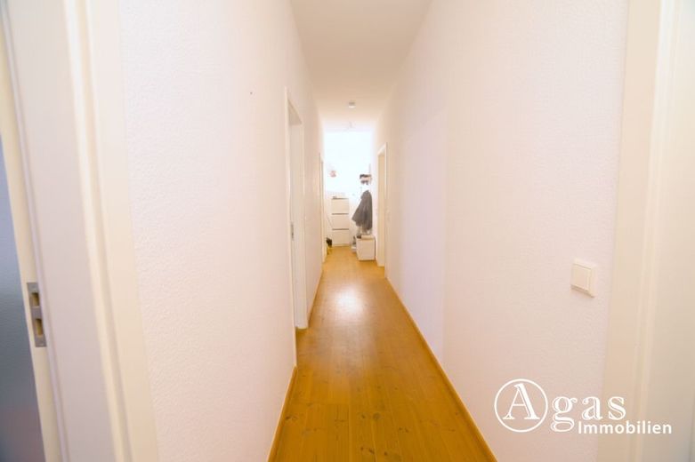 Charmante 2-Zi-Altbauwohnung mit Balkon in ruhiger Hinterhauslage – Flur