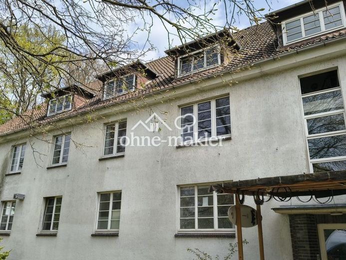 Große, bezugsfertige Wohnung - 6,5 Zimmer + 3 Stellplätze – Foto 1