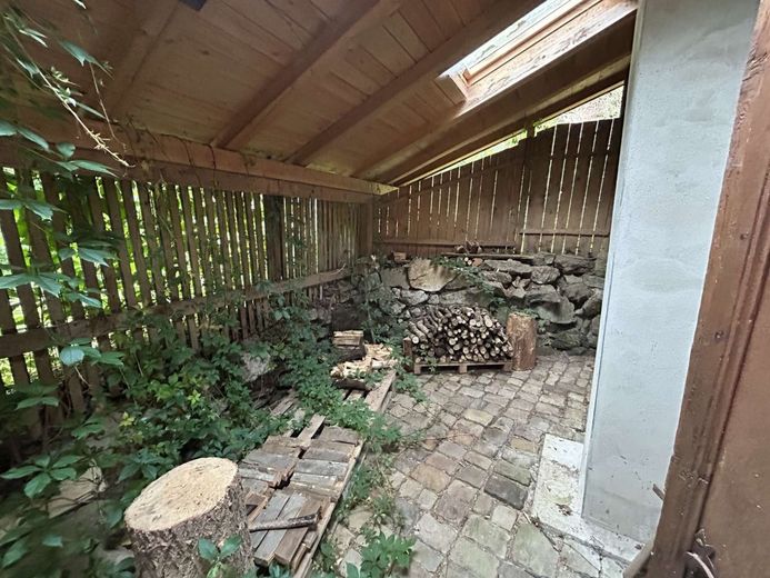 Dornröschen am Bachlauf - Ruhige Lage, kein Durchgangsverkehr - Traumhaft Natur erleben! Aussteiger! – Holzlager