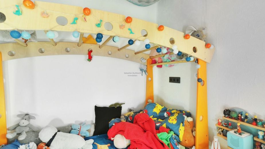 Preissenkung! *** Charmantes Einfamilienhaus mit Ausbaupotenzial in Gräfinau – Kinderzimmer_3