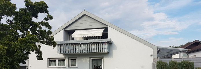 Vivere in una tranquilla zona di case unifamiliari a Neckartenzlingen – Ansicht von der Römerstrasse