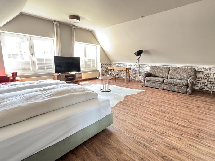 Business-Zimmer mit eigenem Bad, Terrasse, Parkplatz & Serviceoptionen nahe Köln – Foto 6