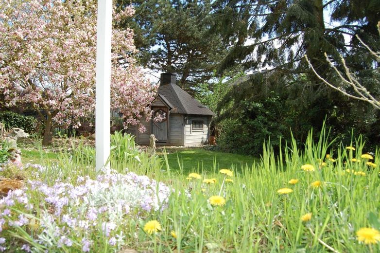 +++Großes Einfamilienhaus mit Option für Vermietung, Praxis- oder Büroräume und schönem Garten+++ – Garten