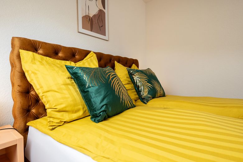 Schlafzimmer mit Boxspringbett