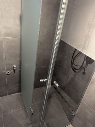 Komplett-Wohnung oder einzelne WG-Zimmer, zentral gelegen! – Foto 7