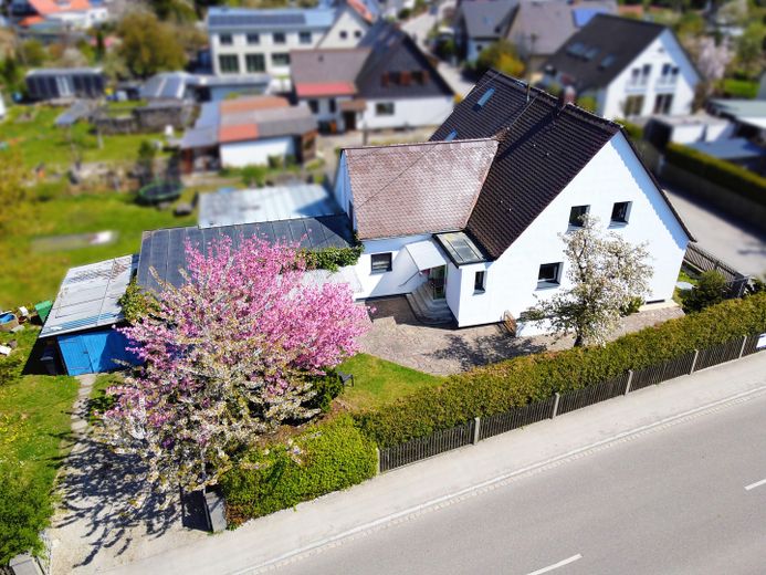 Charmante DHH mit Garten & Baugenehmigung zur Erweiterung (PRIVAT) – Hausansicht
