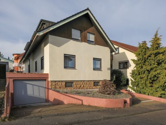 Zweifamilienwohnhaus! Gute Aufteilung! – फोटो 1