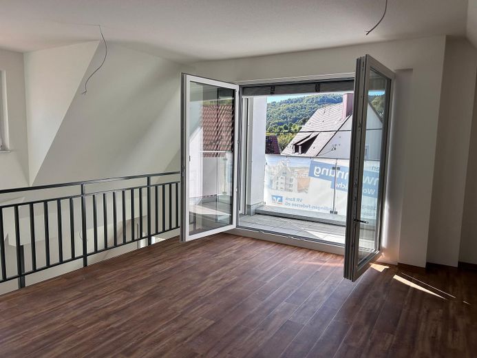 Elegante maisonette di 4 locali con balcone (casa KfW 55) dal 15/11/2026 – Wohnzimmer incl. Balkon
