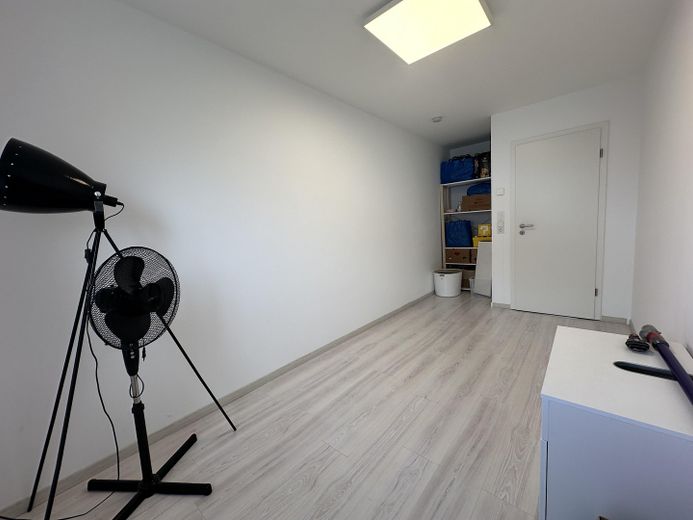 Zimmer 2 OG (2/2)