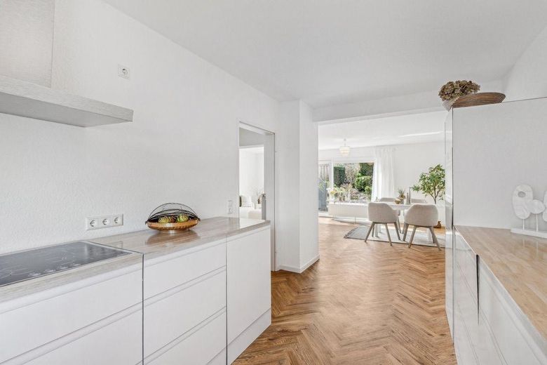 Heller Bungalow mit Südterrasse – Komfortables Wohnen auf einer Ebene - provisionsfrei – Küche mit offenen Wohnbereich