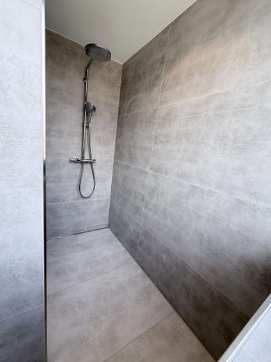 First occupancy: Living between Stadtpark and Maxtor – Bad Dusche bodentief