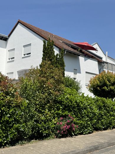 Ruhige und helle 3 Zi. Gartenwohnung mit 90 qm in Finthen – Haus Außenansicht