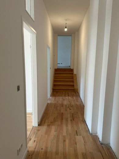 Appartamento di 4 locali appena ristrutturato con due balconi e un ampio soggiorno open space – Foto 1