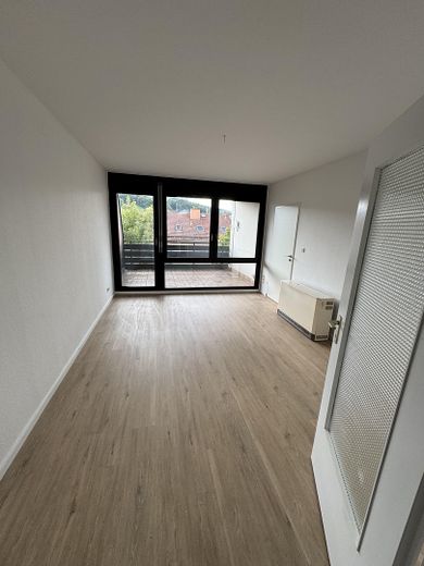 Großzügige 3- Zimmer Wohnung mit Balkon - renoviert – Foto 2
