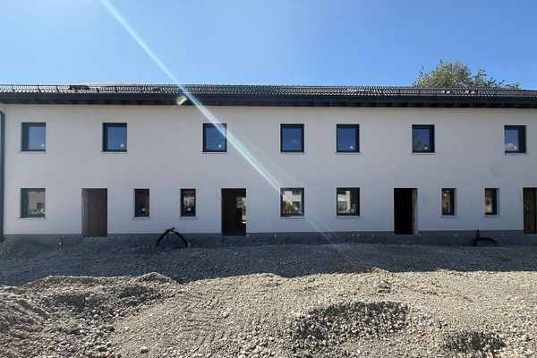 Neubau KFW 40-QNG Plus Reiheneckhaus im Ortskern von Dettingen