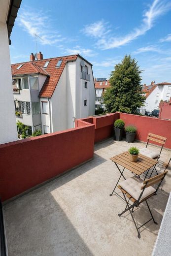 Lichtdurchflutete 107m 4-Zimmerwohnung – Großer Balkon