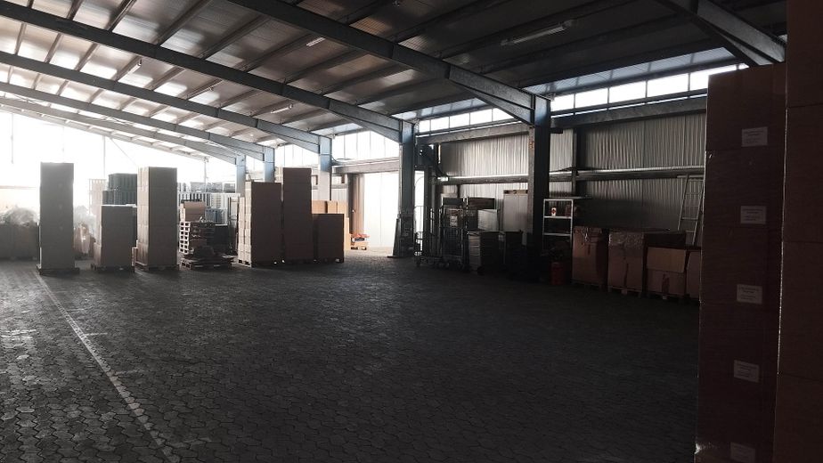 Capannone di stoccaggio e produzione di 1000m² nella zona industriale, 2,75 €/m² vicino a Saarbrücken (uffici opzionali) – Halle 2 - Innen